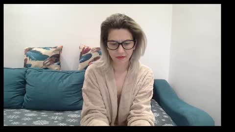 Snapshot of violafoxy chatting on February 10, 2025, 6:45 pm viola online show from February 10, 2025, 6:45 pm