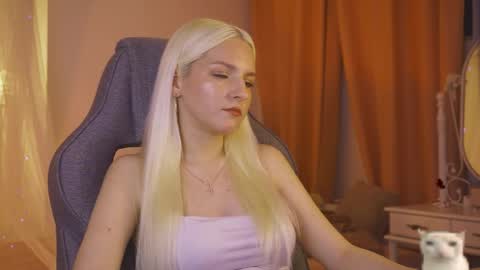 violamore online show from May 18, 2026, 4:07 am