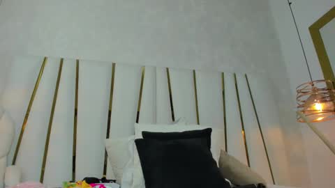 violeet_gray online show from March 11, 2026, 10:32 am