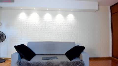Snapshot of violeet_scott chatting on January 14, 2025, 10:48 am Violett  Everyday From 0530 to 1430 Col Time online show from January 14, 2025, 10:48 am