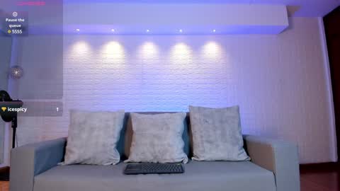 Snapshot of violeet_scott chatting on January 16, 2025, 4:50 pm Violett  Everyday From 0530 to 1430 Col Time online show from January 16, 2025, 4:50 pm