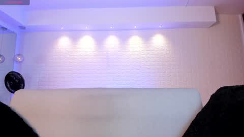 Snapshot of violeet_scott chatting on January 17, 2025, 10:44 am Violett  Everyday From 0530 to 1430 Col Time online show from January 17, 2025, 10:44 am