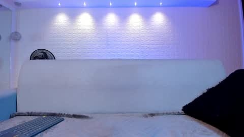 Snapshot of violeet_scott chatting on February 7, 2025, 4:56 pm Violett  Everyday From 0530 to 1430 Col Time online show from February 7, 2025, 4:56 pm