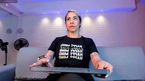 Snapshot of violeet_scott chatting on February 10, 2025, 10:42 am Violett  Everyday From 0530 to 1430 Col Time online show from February 10, 2025, 10:42 am