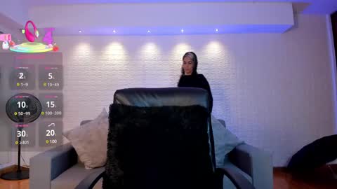 Snapshot of violeet_scott chatting on February 19, 2025, 10:45 am Violett  Everyday From 0530 to 1430 Col Time online show from February 19, 2025, 10:45 am