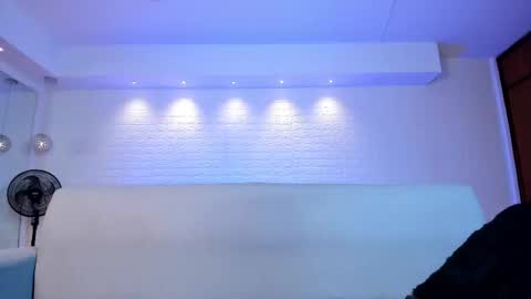 Snapshot of violeet_scott chatting on February 21, 2025, 1:55 pm Violett  Everyday From 0530 to 1430 Col Time online show from February 21, 2025, 1:55 pm
