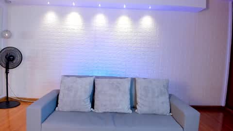 Snapshot of violeet_scott chatting on March 6, 2025, 5:00 pm Violett  Everyday From 0530 to 1430 Col Time online show from March 6, 2025, 5:00 pm