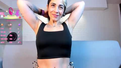 Snapshot of violeet_scott chatting on March 11, 2025, 10:51 am Violett  Everyday From 0530 to 1430 Col Time online show from March 11, 2025, 10:51 am