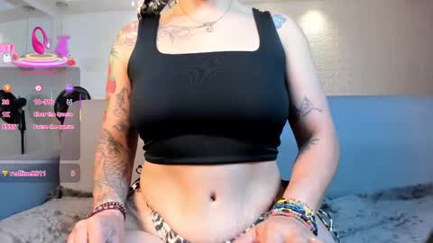 Snapshot of violeet_scott chatting on March 11, 2025, 5:02 pm Violett  Everyday From 0530 to 1430 Col Time online show from March 11, 2025, 5:02 pm