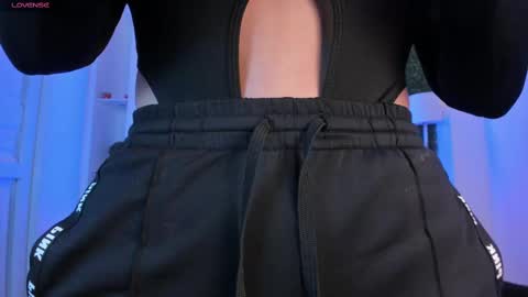 Snapshot of violeet_scott chatting on September 11, 2025, 10:48 am Violett  Everyday From 0530 to 1430 Col Time online show from September 11, 2025, 10:48 am