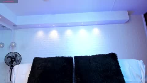 Snapshot of violeet_scott chatting on September 23, 2025, 10:51 am Violett  Everyday From 0530 to 1430 Col Time online show from September 23, 2025, 10:51 am