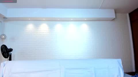 Snapshot of violeet_scott chatting on September 26, 2025, 10:52 am Violett  Everyday From 0530 to 1430 Col Time online show from September 26, 2025, 10:52 am