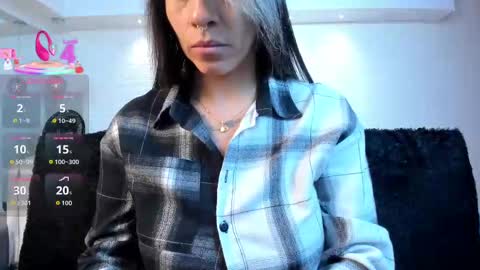 Snapshot of violeet_scott chatting on October 6, 2025, 10:45 am Violett  Everyday From 0530 to 1430 Col Time online show from October 6, 2025, 10:45 am