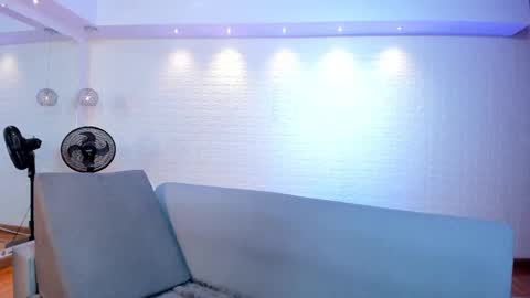 Snapshot of violeet_scott chatting on October 7, 2025, 10:45 am Violett  Everyday From 0530 to 1430 Col Time online show from October 7, 2025, 10:45 am