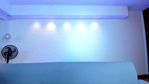 Snapshot of violeet_scott chatting on October 21, 2025, 10:38 am Violett  Everyday From 0530 to 1430 Col Time online show from October 21, 2025, 10:38 am