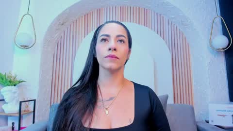 Snapshot of violeet_scottt chatting on April 2, 2026, 10:24 am Violette online show from April 2, 2026, 10:24 am