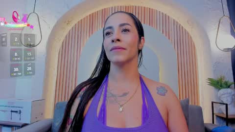 Snapshot of violeet_scottt chatting on April 9, 2026, 10:20 am Violette online show from April 9, 2026, 10:20 am