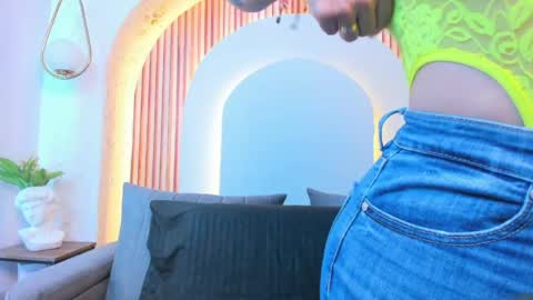 Snapshot of violeet_scottt chatting on May 12, 2026, 10:12 am Violette online show from May 12, 2026, 10:12 am