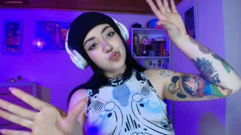 Snapshot of violeet_smile chatting on March 31, 2026, 3:56 pm violet online show from March 31, 2026, 3:56 pm