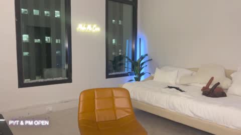 Snapshot of violet6xft chatting on December 17, 2024, 2:44 am Fantasy Black Girl online show from December 17, 2024, 2:44 am