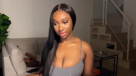 Snapshot of violet6xft chatting on October 19, 2025, 11:22 am Fantasy Black Girl online show from October 19, 2025, 11:22 am