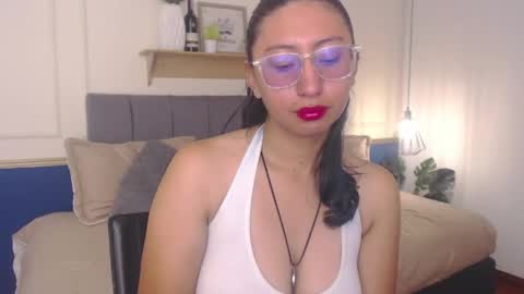 V I O L E T  online show from April 14, 2026, 2:12 pm