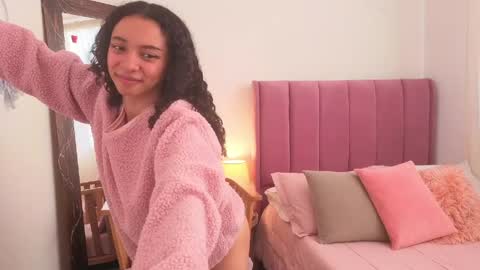 violet__15 online show from April 23, 2026, 12:29 pm