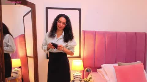 violet__15 online show from June 10, 2026, 12:26 pm