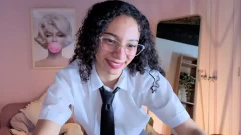 violet__15 online show from June 25, 2026, 12:09 pm