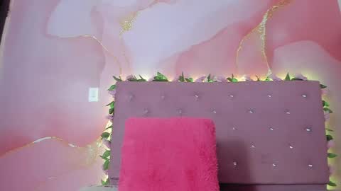 Snapshot of violet__taylor_ chatting on April 9, 2026, 2:22 am violet__taylor_ online show from April 9, 2026, 2:22 am