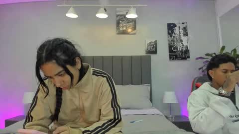 Violet and Myers online show from October 22, 2025, 11:21 am