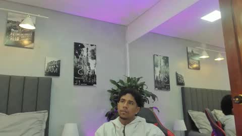 Violet and Myers online show from November 13, 2025, 10:47 am