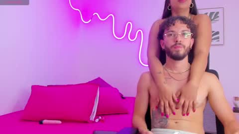 Violet and Paul online show from October 8, 2025, 2:42 am