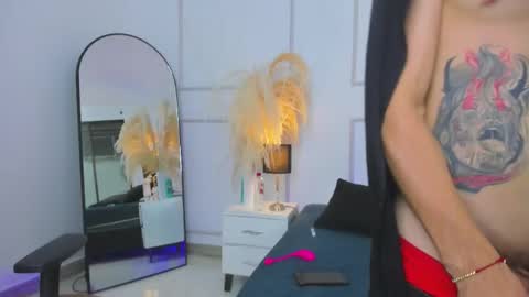 Violet and Paul online show from October 17, 2025, 3:42 am