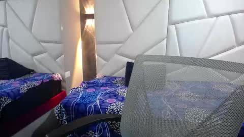 Snapshot of violet_angel13 chatting on April 18, 2026, 7:58 pm Violet online show from April 18, 2026, 7:58 pm