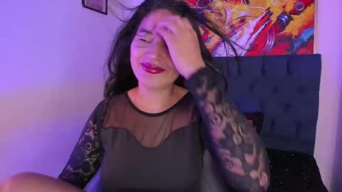 Snapshot of violet_blaze chatting on November 14, 2025, 11:20 am online show from November 14, 2025, 11:20 am