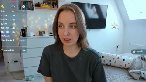 Violet online show from March 22, 2026, 1:03 pm