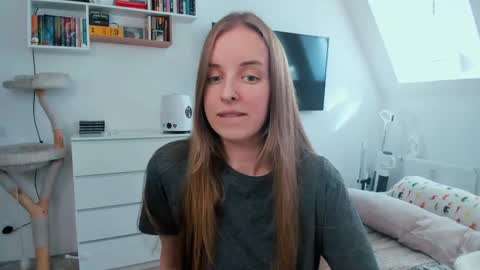 Violet online show from May 19, 2026, 2:12 pm