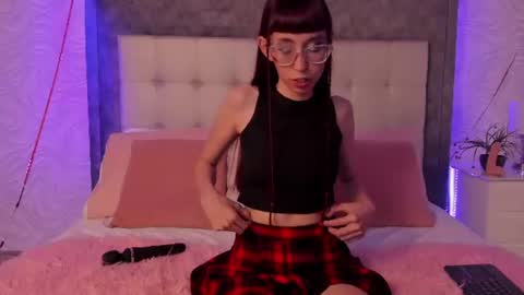 Violet  online show from June 28, 2026, 9:10 pm