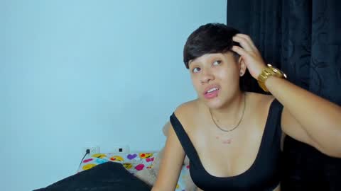 Snapshot of violet_casper_ chatting on December 29, 2024, 5:53 am Violet and Casper online show from December 29, 2024, 5:53 am