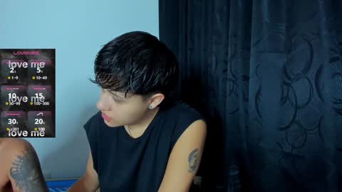Snapshot of violet_casper_ chatting on January 11, 2025, 10:08 am Violet and Casper online show from January 11, 2025, 10:08 am