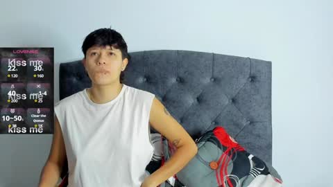 Snapshot of violet_casper_ chatting on January 26, 2025, 9:51 am Violet and Casper online show from January 26, 2025, 9:51 am