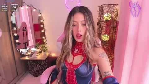 Snapshot of violet_ch chatting on January 28, 2025, 5:35 pm violet online show from January 28, 2025, 5:35 pm