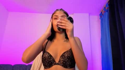 violet_jhonson online show from November 15, 2025, 12:45 pm