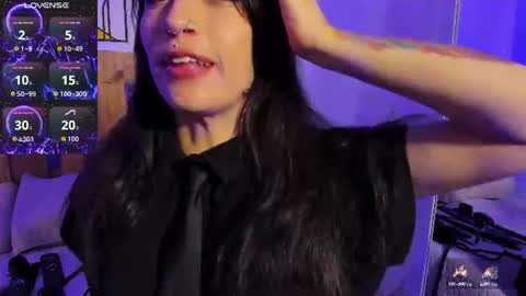 Snapshot of violet_jonesss chatting on June 13, 2026, 4:27 pm Violet Jones online show from June 13, 2026, 4:27 pm