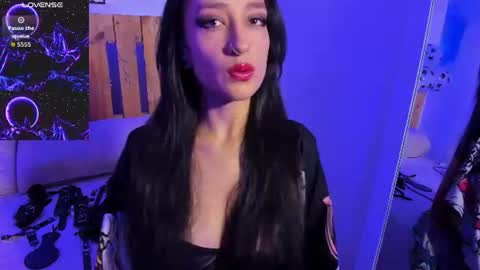 Snapshot of violet_jonesss chatting on June 14, 2026, 4:31 pm Violet Jones online show from June 14, 2026, 4:31 pm