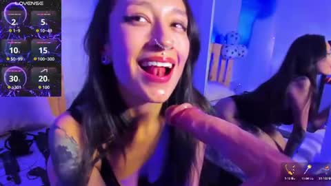 Snapshot of violet_jonesss chatting on June 19, 2026, 3:49 pm Violet Jones online show from June 19, 2026, 3:49 pm