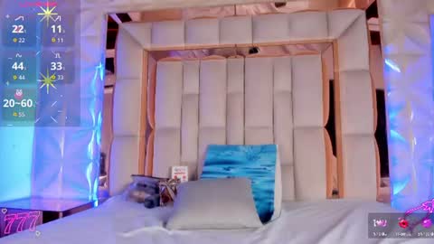 violet_milleer online show from June 19, 2026, 7:28 pm