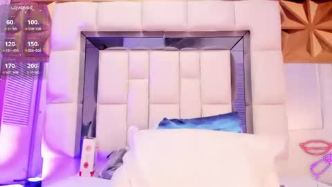 violet_milleer online show from July 3, 2026, 7:20 pm