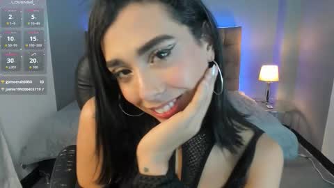 Violet online show from December 18, 2025, 8:59 pm